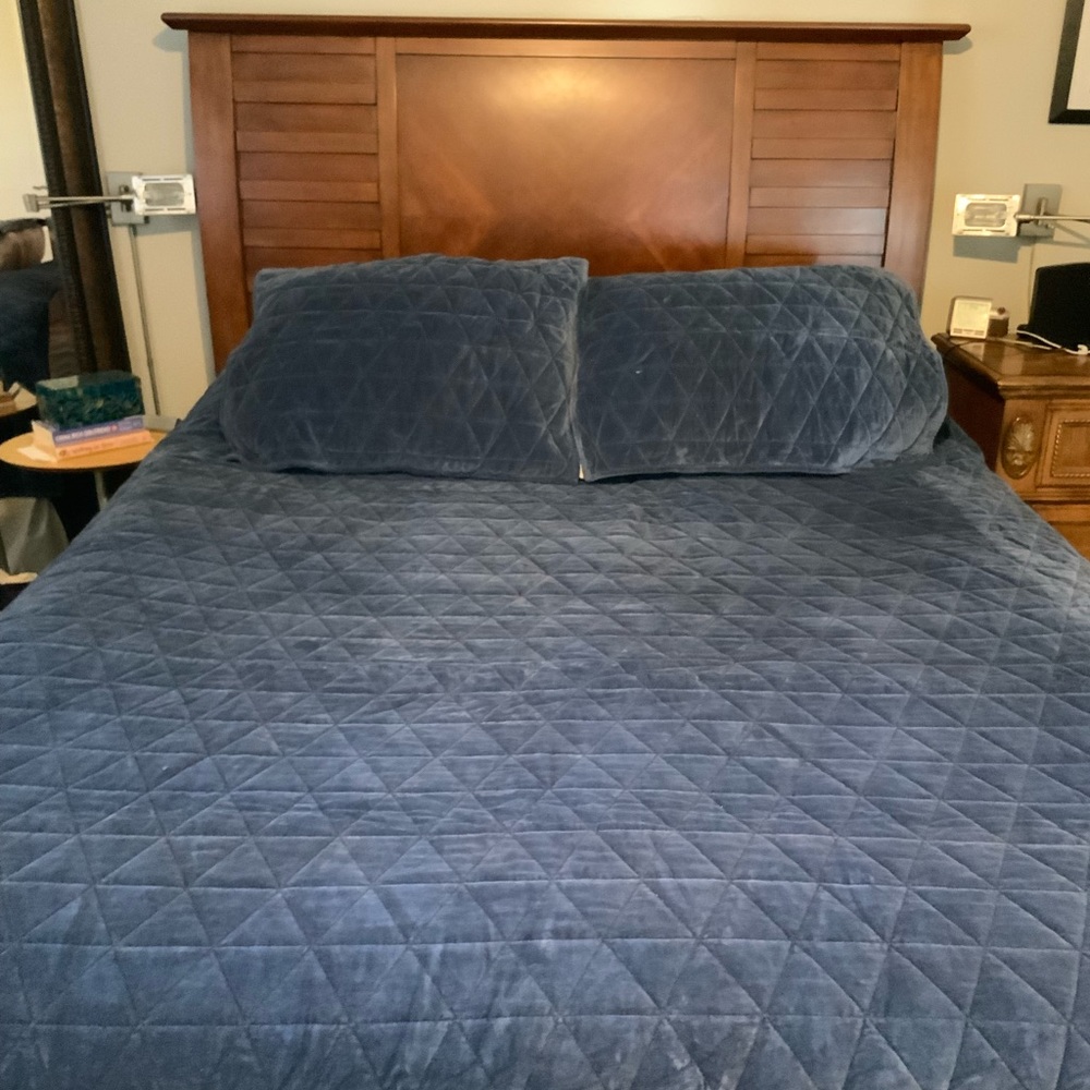 Threshold Dark blue faux velvet quilt